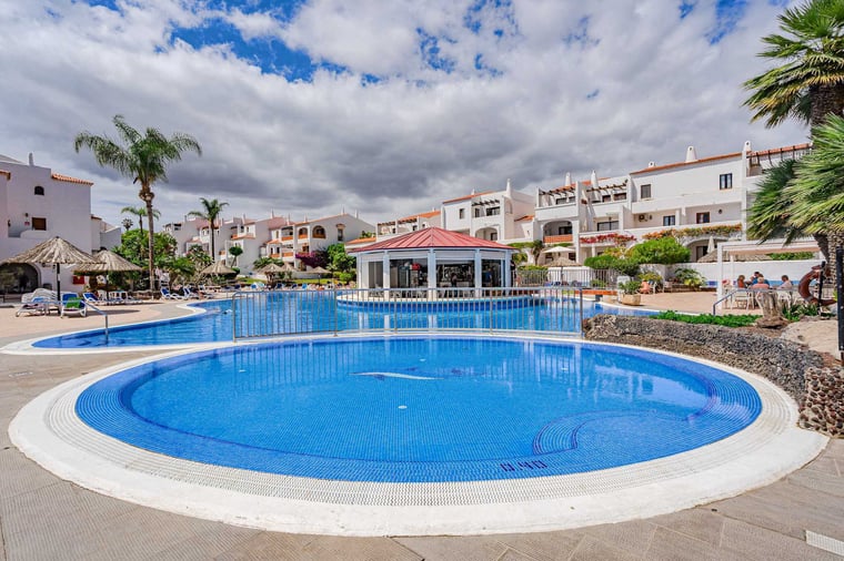 Resort Pool with Swim-Up Bar & Sun Loungers — A Dreamy Place to Soak, Sip, and Enjoy the Canary Island Sun
