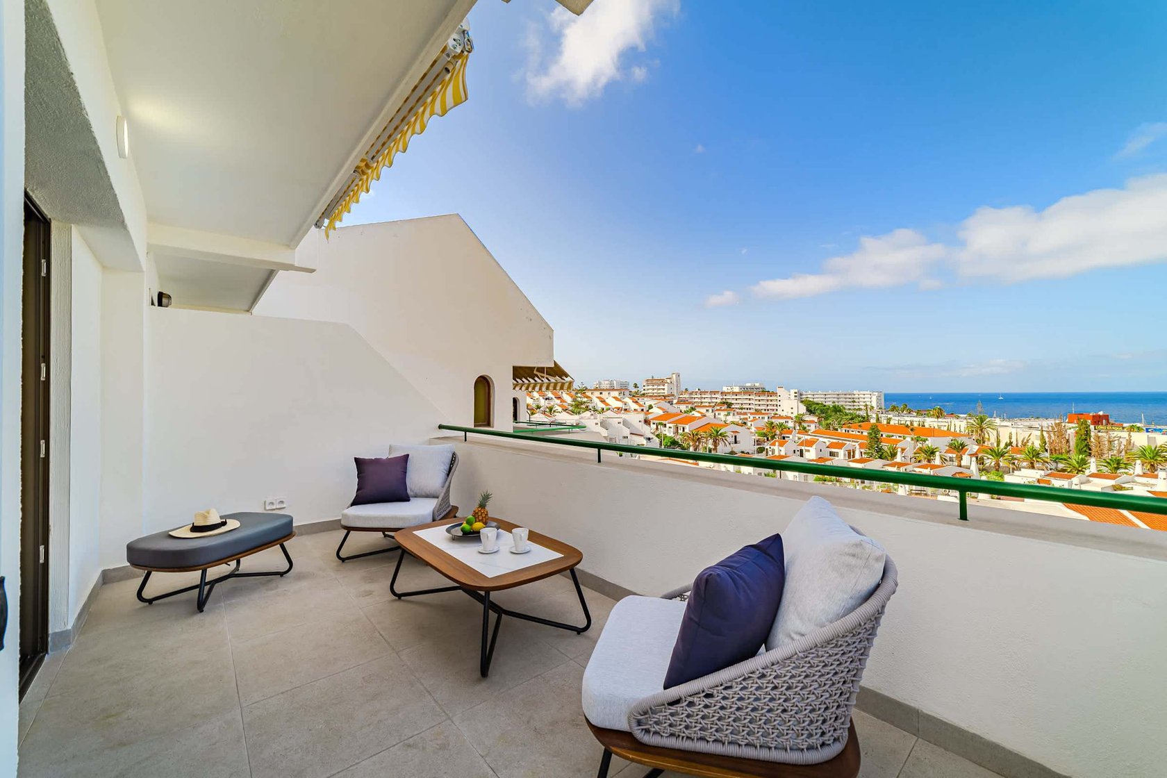 Private Ensuite Terrace with Endless Ocean Horizon – The Perfect Spot for Morning Coffee or Sunset Drinks
