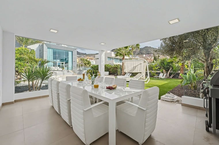 Elegant Alfresco Dining with Garden & Villa Views