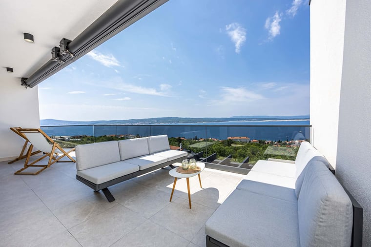 Upper Terrace Lounge with Sea View