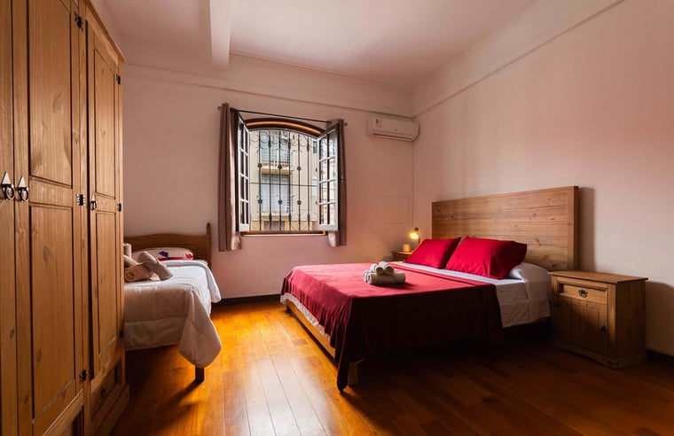 Living Room Beds with Arched Window