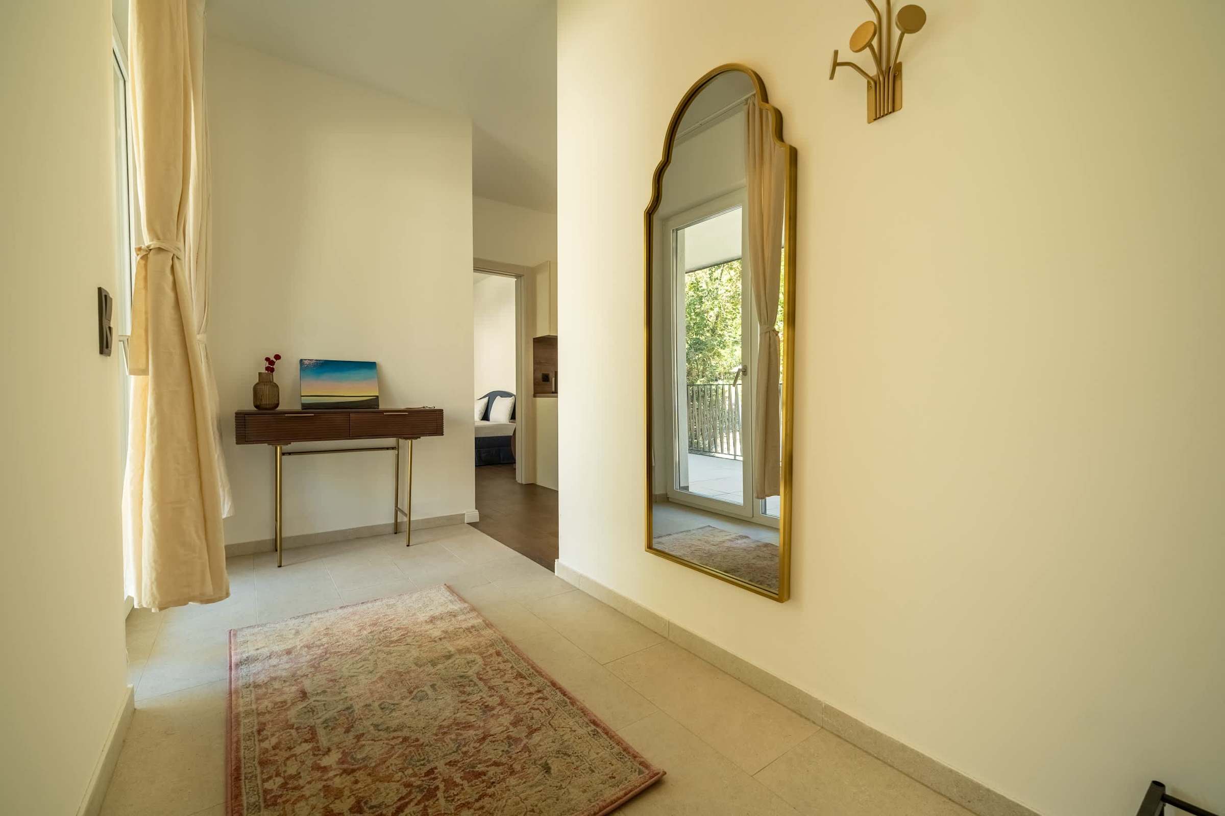 Entrance hall with mirror