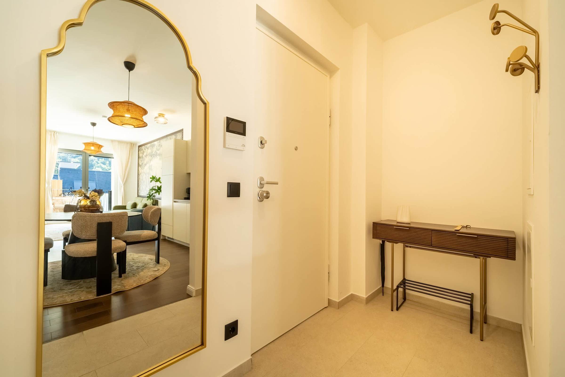 Entrance hall with mirror