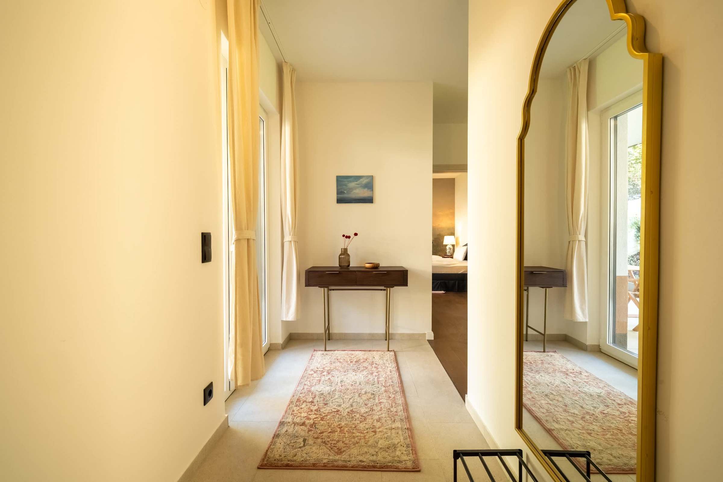 Entrance hall with mirror